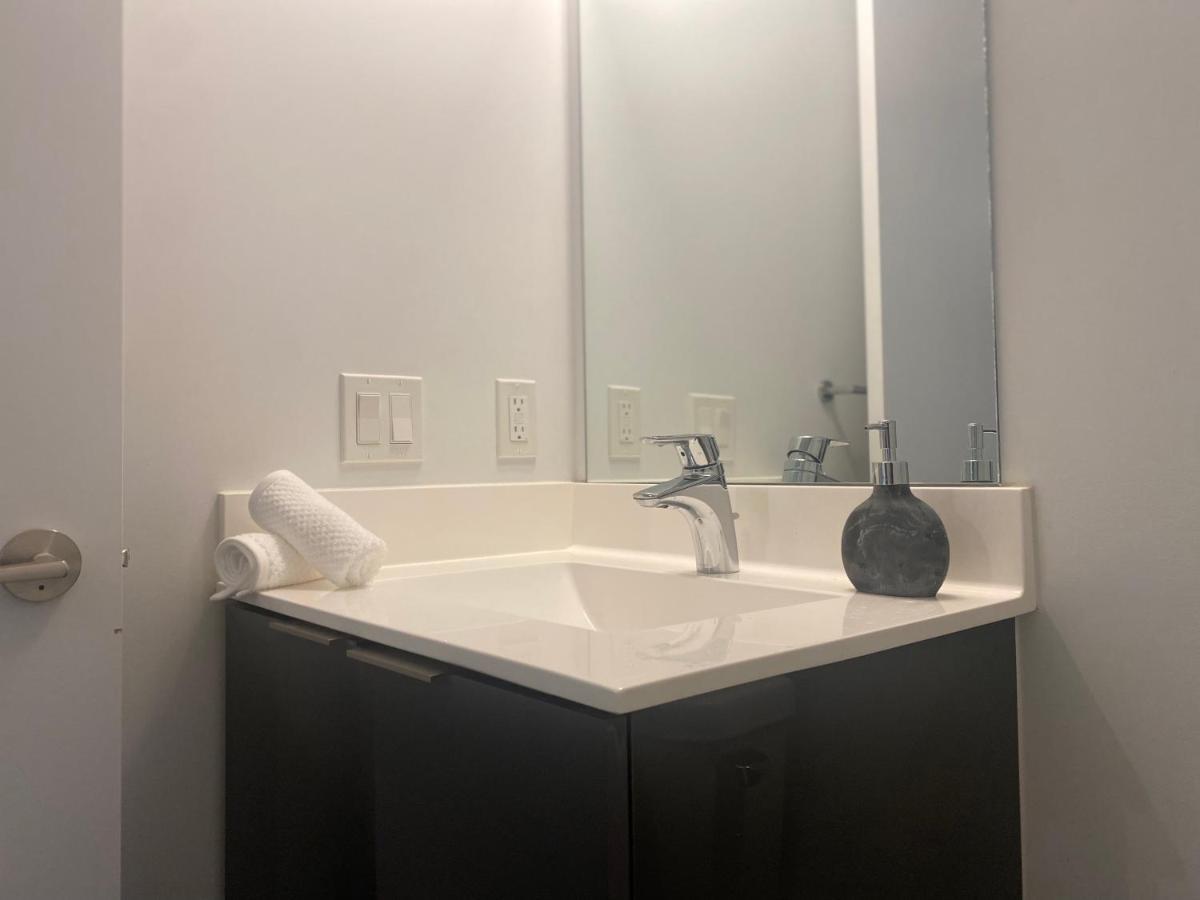 1 Bedroom Waterfront Condo Toronto Dış mekan fotoğraf